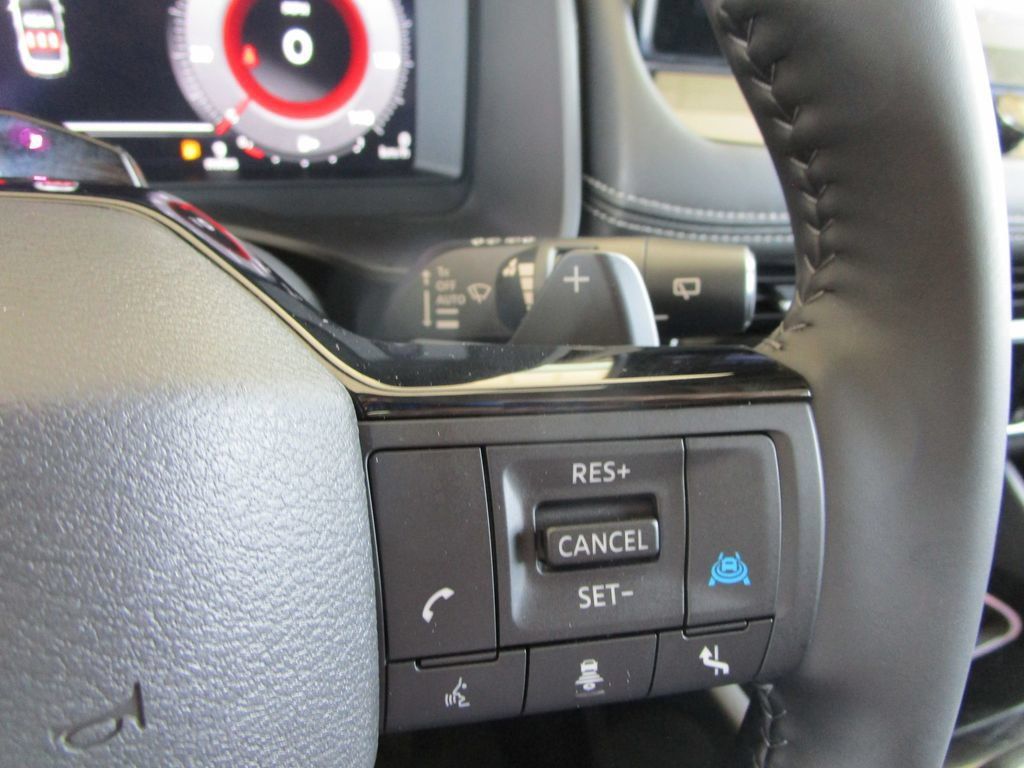Used 2025 Nissan Rogue SL w/ Tech Package FWD image 36