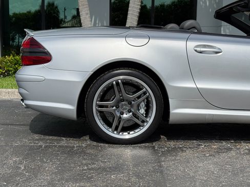 Used 2005 Mercedes-Benz SL 65 AMG image 4