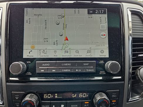 Used 2021 Nissan Titan SV w/ SV Convenience Package image 6