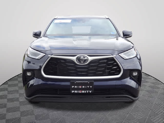 Certified 2026 Toyota Highlander XLE AWD/4WD image 5