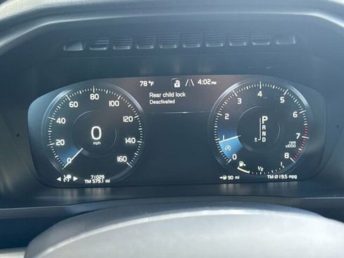 Used 2017 Volvo XC90 T6 Momentum w/ Vision Package image 32