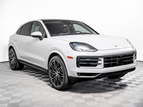 Certified 2024 Porsche Cayenne S AWD/4WD image 8