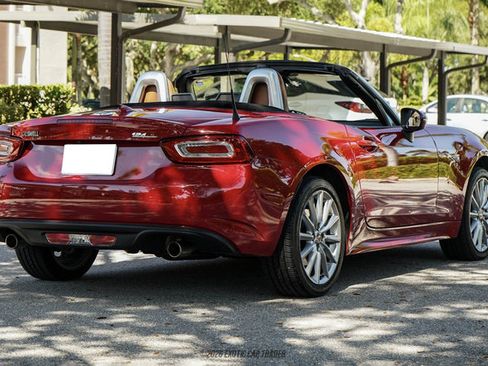 Used 2020 FIAT 124 Spider Lusso RWD image 8