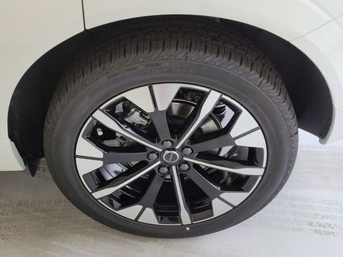 New 2026 Volvo XC60 B5 Plus w/ Climate Package image 6