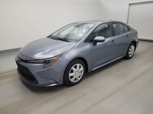 Used 2022 Toyota Corolla LE FWD image 2