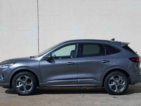 Used 2023 Ford Escape ST-Line Select AWD/4WD image 45