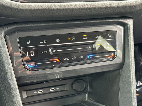 Used 2024 Volkswagen Tiguan SE image 20