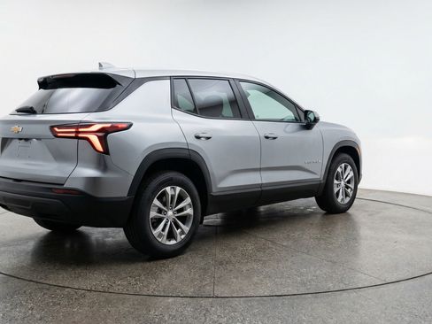 Used 2025 Chevrolet Equinox LT image 9