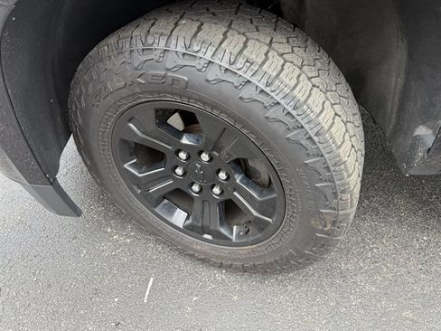 Used 2019 Chevrolet Tahoe LS w/ Enhanced Driver Alert Package AWD/4WD image 32