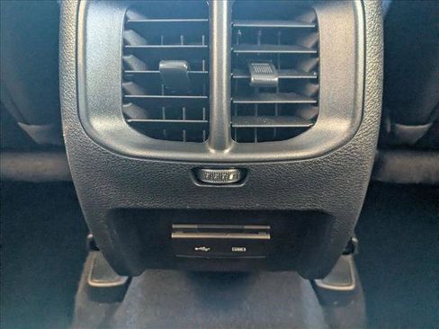 Used 2020 Jeep Cherokee Latitude Plus FWD image 17