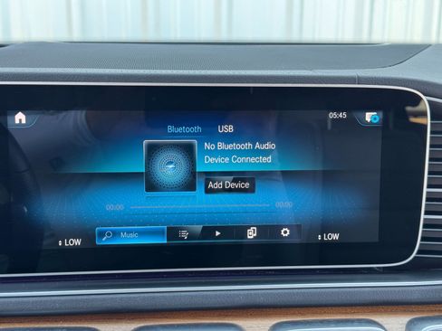 Used 2021 Mercedes-Benz GLS 580 4MATIC image 32