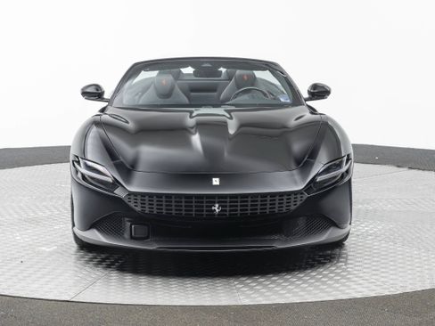Used 2025 Ferrari Roma Spider RWD image 10
