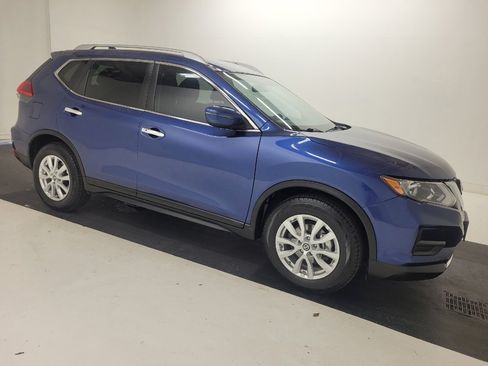Used 2017 Nissan Rogue SV FWD image 11