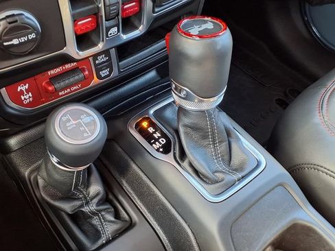Used 2026 Jeep Wrangler Unlimited Rubicon AWD/4WD image 13