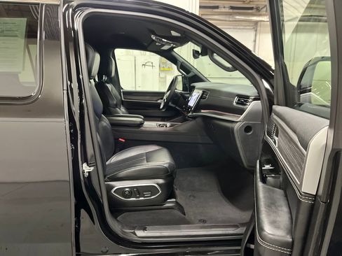 Used 2024 Jeep Wagoneer L Series II w/ Flexible Seating Group image 42