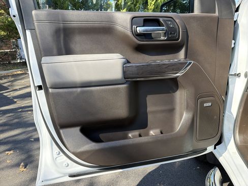 Used 2022 Chevrolet Silverado 1500 LTZ image 14