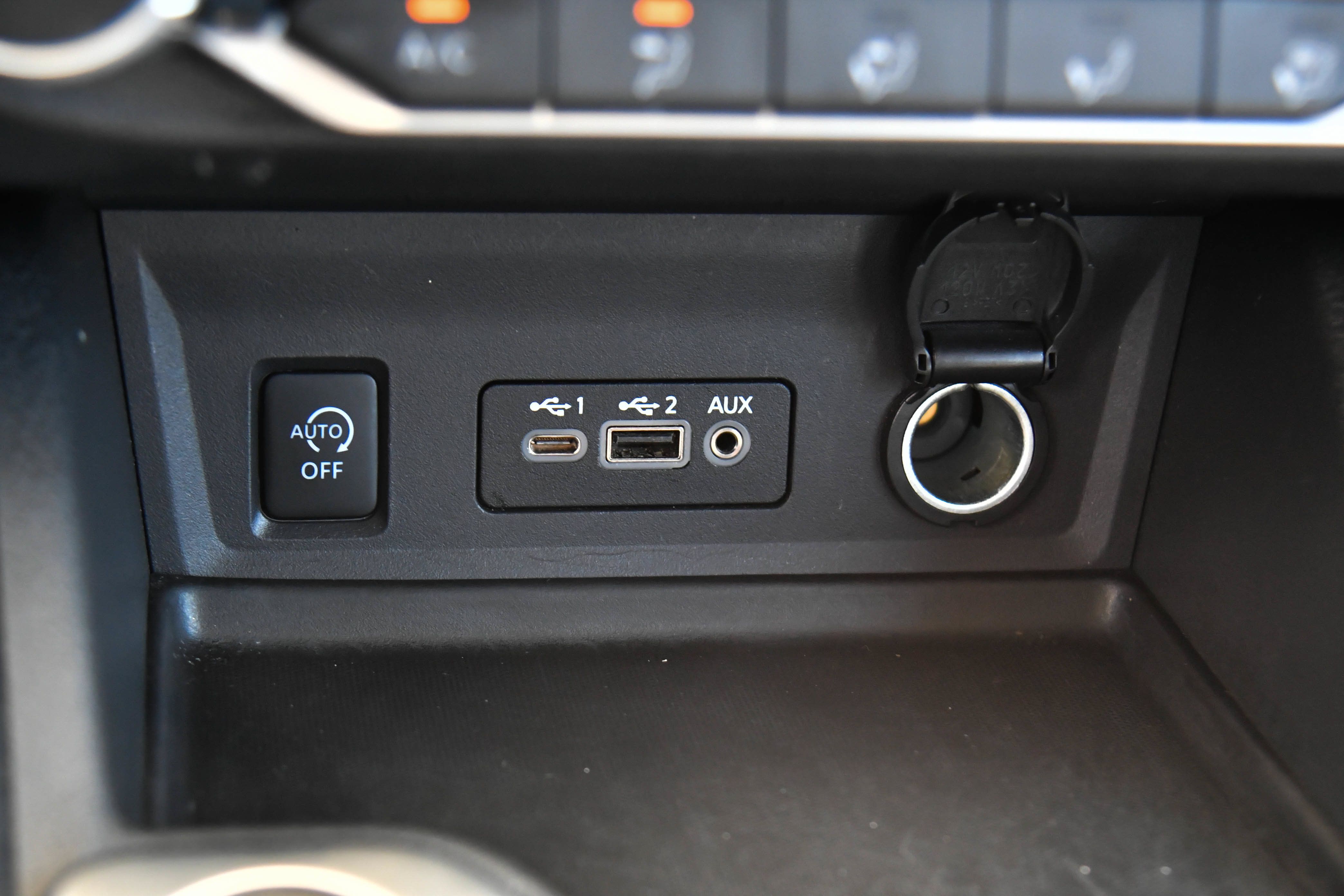 Used 2025 Nissan Sentra SV FWD image 22
