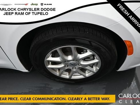 Used 2025 Chrysler Pacifica Select FWD image 43