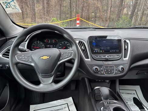 Used 2025 Chevrolet Malibu LT image 11