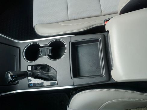 Used 2016 Toyota Camry SE image 22