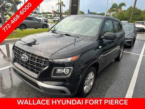 Used 2022 Hyundai Venue SE w/ Cargo Package FWD image 1