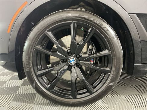 Certified 2025 BMW X7 M60i image 36