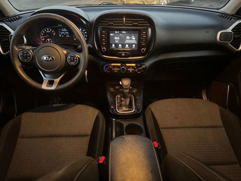 Used 2020 Kia Soul S FWD image 23