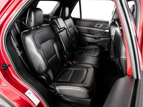 Used 2019 Ford Explorer Limited w/ Class III Trailer Tow Package image 35