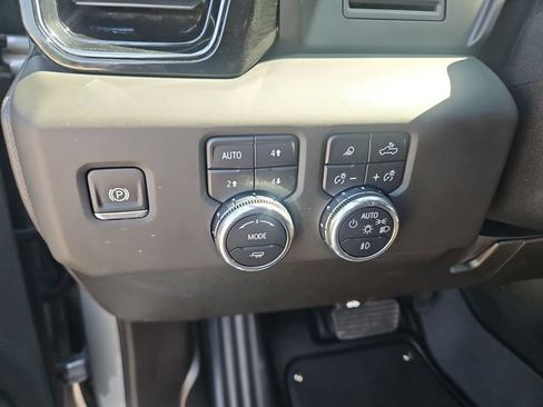 Used 2025 GMC Sierra 2500 AT4 AWD/4WD image 17