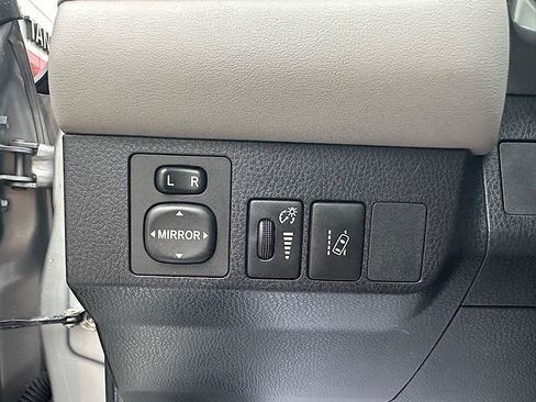 Used 2018 Toyota RAV4 Limited w/ Advanced Technology Package AWD/4WD image 19