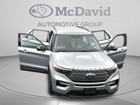 Used 2022 Ford Explorer XLT w/ Equipment Group 202A RWD image 42