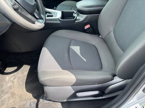 Used 2025 Toyota RAV4 LE AWD/4WD image 19