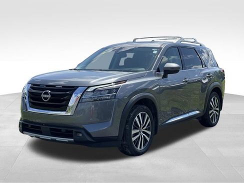Certified 2024 Nissan Pathfinder Platinum AWD/4WD image 2
