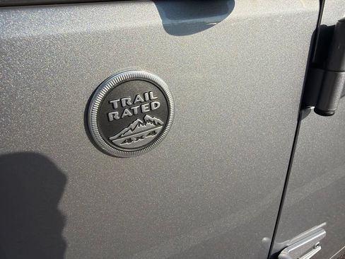 Used 2016 Jeep Wrangler Sport w/ Connectivity Group AWD/4WD image 18