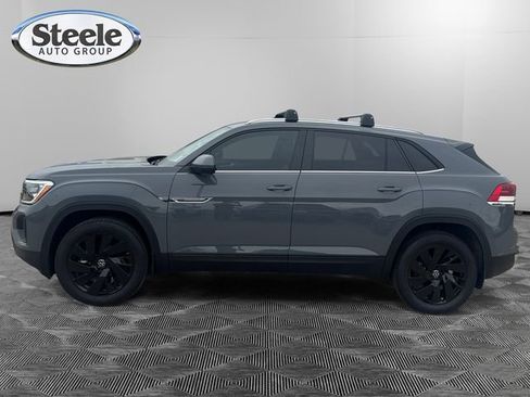 New 2026 Volkswagen Atlas Cross Sport SE FWD image 2