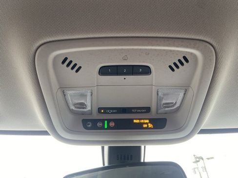 Used 2020 Chevrolet Traverse LT w/ LPO, Floor Liner Package image 21