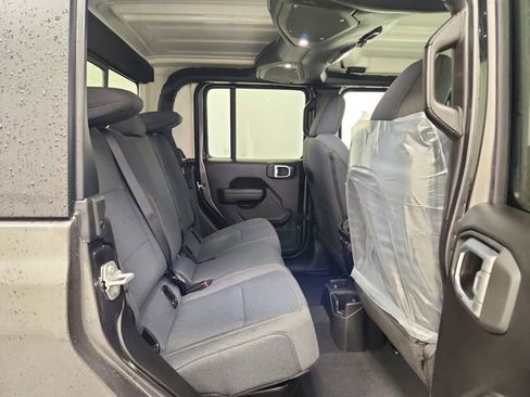 New 2025 Jeep Gladiator Willys image 26