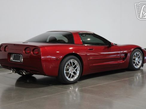 Used 2001 Chevrolet Corvette Coupe w/ Preferred Equipment Group2 image 25