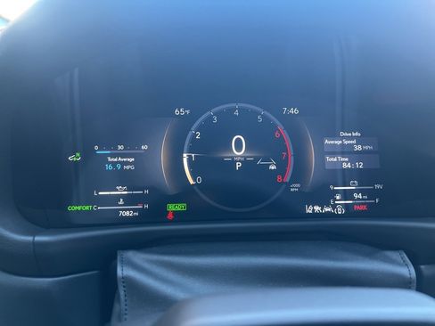 Certified 2025 Lexus LX 700h Overtrail image 6