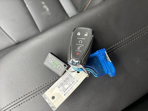 Used 2024 Chevrolet Equinox Premier image 32