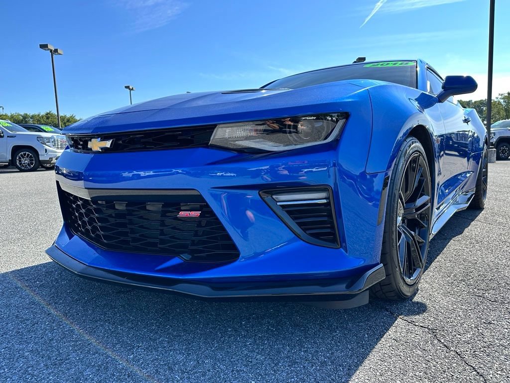Used 2018 Chevrolet Camaro SS RWD image 32