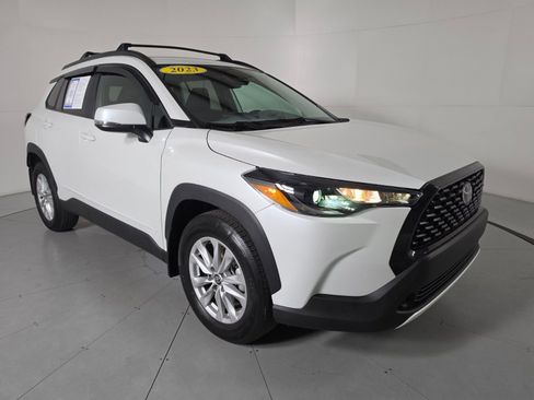 Used 2023 Toyota Corolla Cross LE image 7