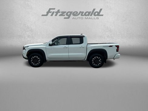 Used 2022 Nissan Frontier PRO-4X w/ Technology Package AWD/4WD image 5