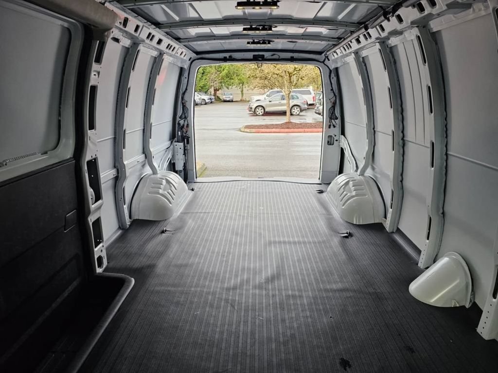 New 2025 Chevrolet Express 2500 Extended w/ Enhanced Convenience Package RWD image 35
