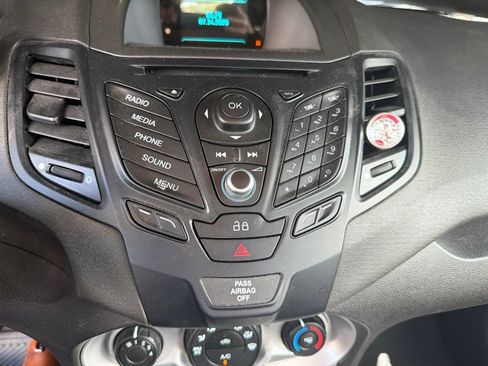 Used 2014 Ford Fiesta SE FWD image 10