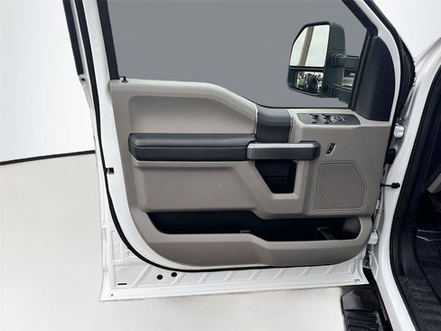 Used 2022 Ford F350 XLT image 17