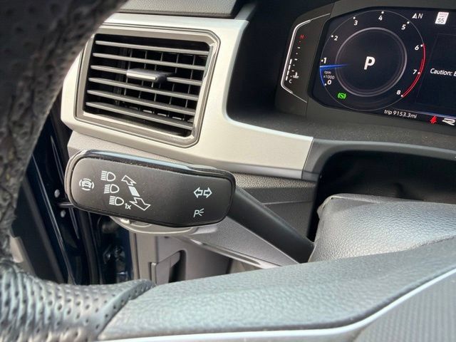 Used 2023 Volkswagen Atlas Cross Sport SEL R-Line AWD/4WD image 28