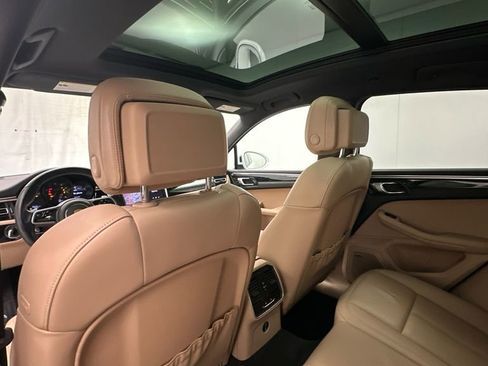 Used 2021 Porsche Macan AWD/4WD image 20