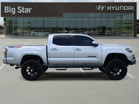 Used 2023 Toyota Tacoma TRD Sport AWD/4WD image 5