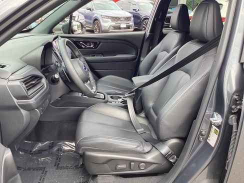 Used 2025 Subaru Forester Limited AWD/4WD image 13